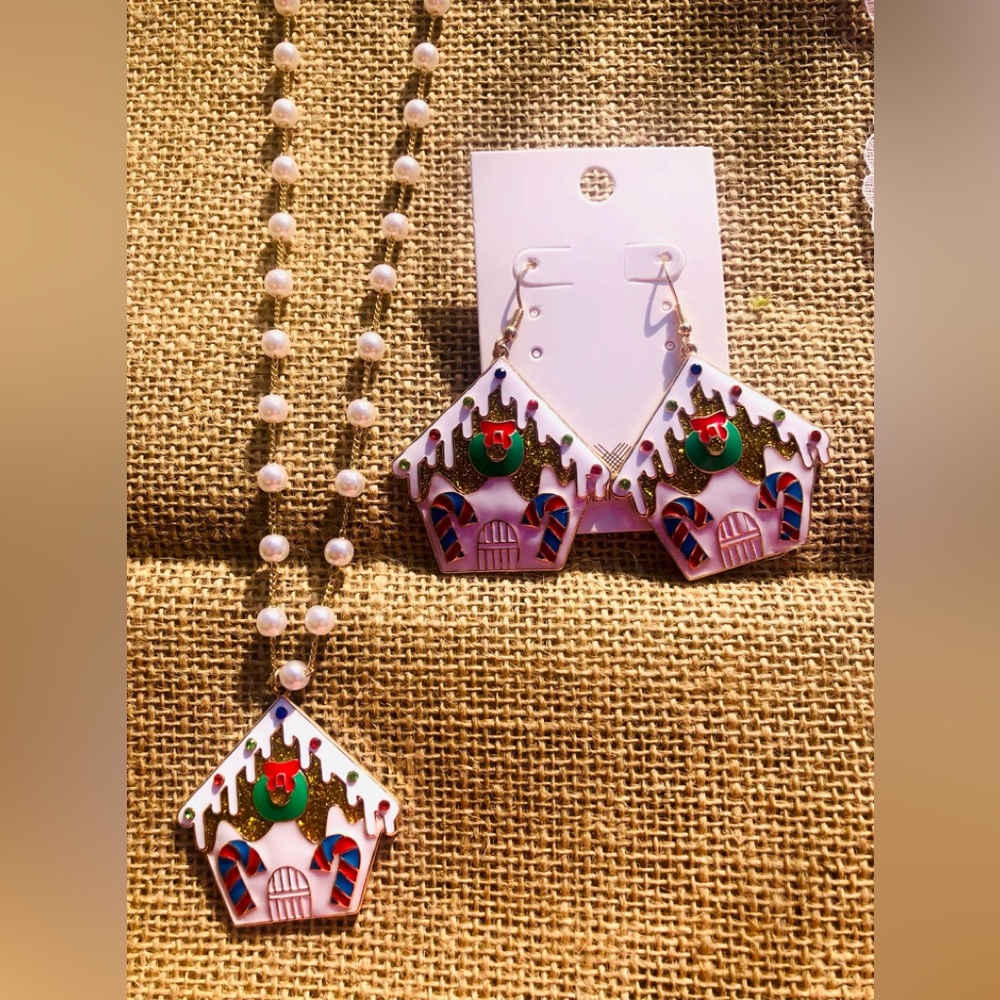 NEW CHRISTMAS WAFFLE BRAND NECKLACE & EARRINGS SET